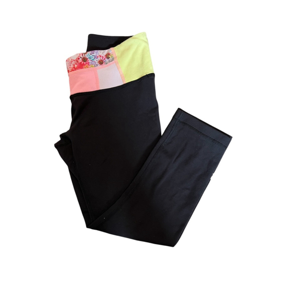 Lululemon Pants - LULULEMON Black Patterned Top Cropped Reversible Athletic Workout Pant Capri XS